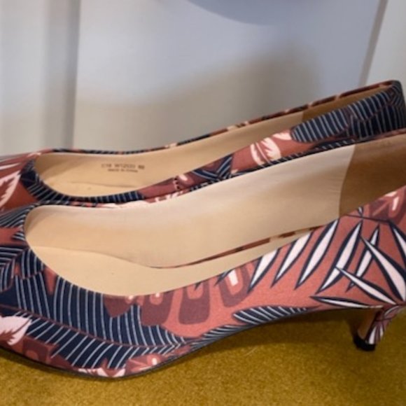 Cole Haan Vesta Pump (45mm) in Tropical Palm Print - Picture 2 of 2